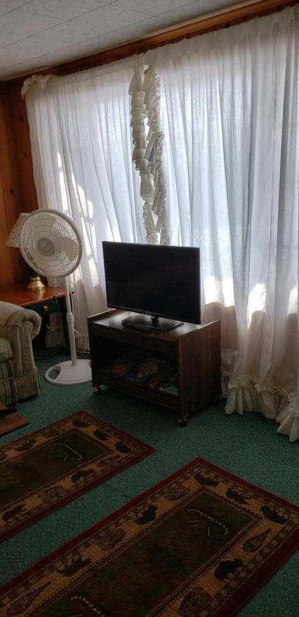 Chapel Hill Motel Brevort Luaran gambar