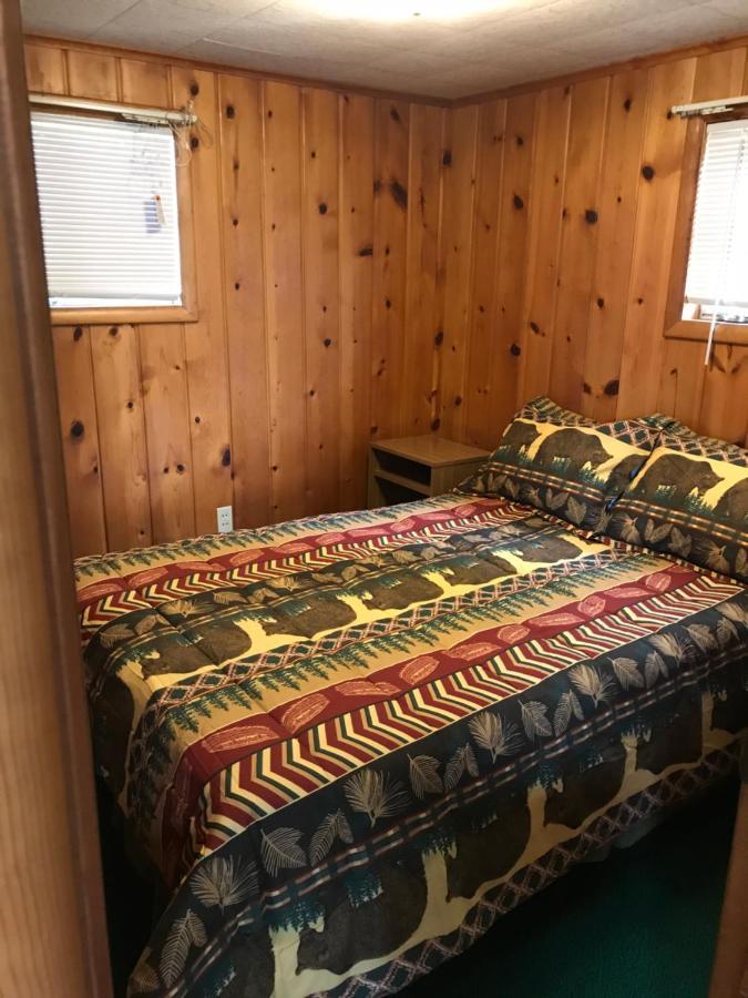 Chapel Hill Motel Brevort Luaran gambar