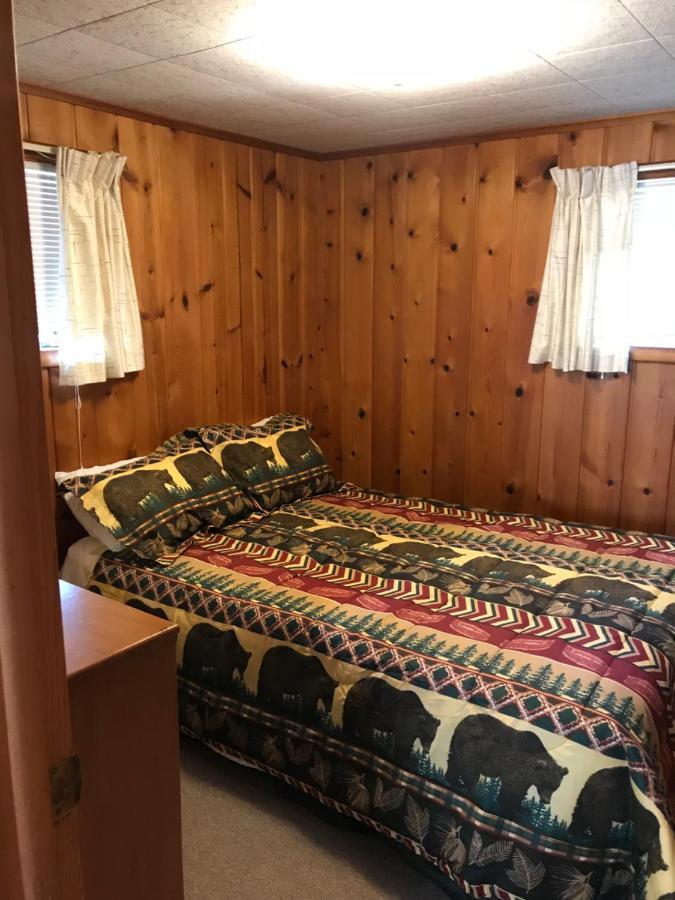 Chapel Hill Motel Brevort Luaran gambar